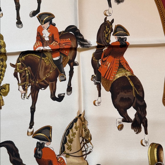 ⭐️NEW in Package Hermes Reprise Silk Scarf Equestrian⭐️ - Picture 6 of 10
